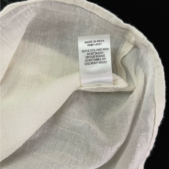 THML Embroidered Blouse - Picture 8 of 9